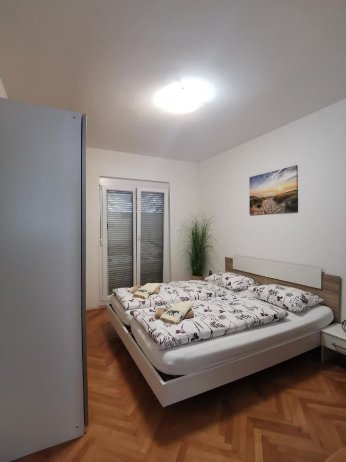 Apartmaji Vila Antonia Portoroz Exterior foto